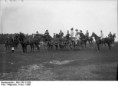 /album/imagenes-por-anos/ano-1909-doberitz-desfile-cerca-del-monumento-al-rey-federico-ii-de-prusia-la-princesa-viktoria-luise-de-prusia-en-un-carruaje-abierto-jpg/